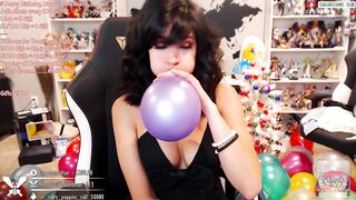 CinCinBear Accidentally Flashes her Nipple on Twitch Stream.