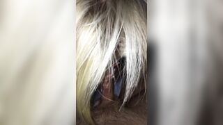 BLONDE SLUT DEEPTHROAT AND FACIAL