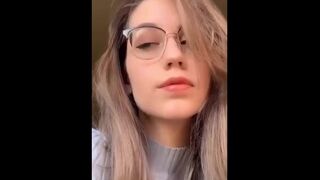 LEAKED NUDES AND MASTURBATION ON SNAPCHAT OF AMATEUR TIKTOK GIRL WITH GLASSES