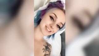 HORNY SLUT BORED ON QUARANTINE SENDING PRIVATE SNAPS ON HER SNAPCHAT STORY