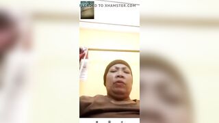 Mak Haji Isnah Paling Ganas Sekelurahan Jarang Pake Celana