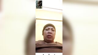 Mak Haji Isnah Paling Ganas Sekelurahan Jarang Pake Celana