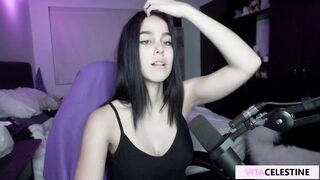 Gamer Girl just goes Wild on a Twitch Stream and Show her Perfect Ass just for You!