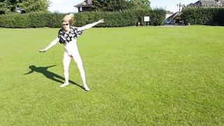 Flashing Pussy Doing Cartwheels In The Park