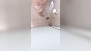 Peek Show Showering Sexy MILF