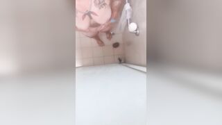 Peek Show Showering Sexy MILF