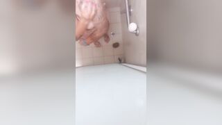 Peek Show Showering Sexy MILF