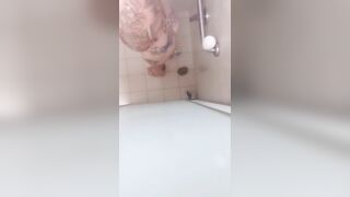 Peek Show Showering Sexy MILF