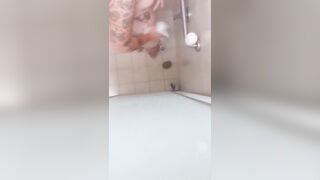 Peek Show Showering Sexy MILF