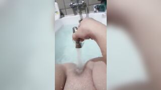 Object insertion: open shower in my pussy until I squirt