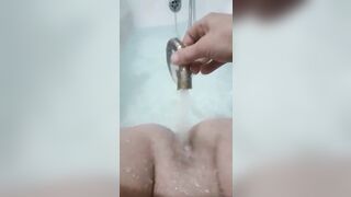 Object insertion: open shower in my pussy until I squirt