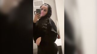 Jerk off challenge: slutty muslim Libyan with a big ass