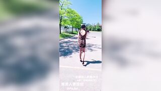 穿性感内衣露出的人妻