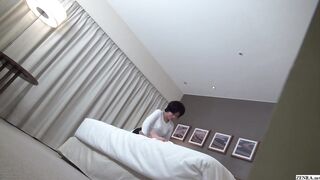 Japanese Hotel Massage Mature Masseuse gives Handjob