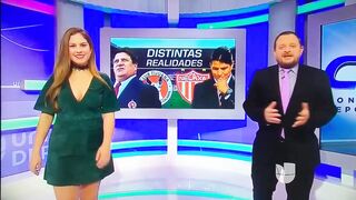 Ana Caty Hernández Goribuena En Minivestido Verde Piernona - YouTube (720p)