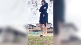 Uncensored Japanese who tried to Pee in a Naked Nasty Figure in the Park while being seen by old Men