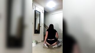 Big Booty White Girl Twerking PAWG 5