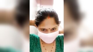 Hot bhabi show boobs to her boyfriend