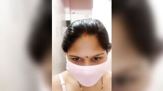 Hot bhabi show boobs to her boyfriend