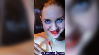 HannaMontana is very horny and masturbates her pussy right in the shower