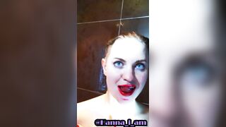 HannaMontana is very horny and masturbates her pussy right in the shower