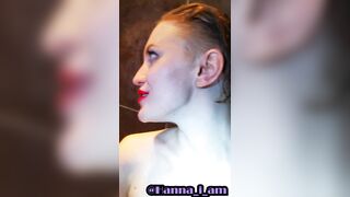 HannaMontana is very horny and masturbates her pussy right in the shower