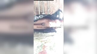 Desi aunty outdoor bathing sinhala kella