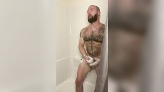 Straight guy jerking off in shower (full on OF)