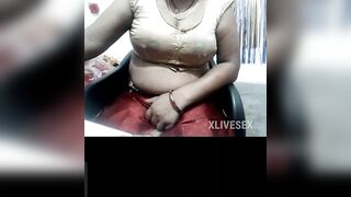 Desi Indian aunty ki mast figure