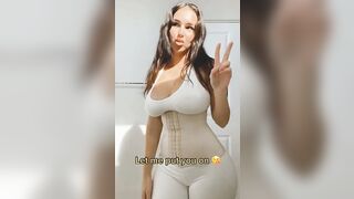 CRAZY BITCH WITH AWESOME BODY SHAPE