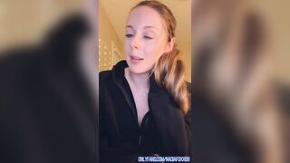 Cute Camgirl Professionally Rates Your Cock! POV