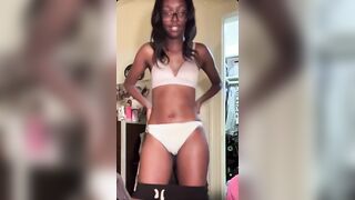 Slutty Black Girlfriend Twerks