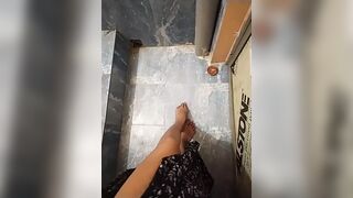 Hot Pakistani bhabhi fucked hard by her old school friend in their house after dirty talking and cum inside wet pussy...