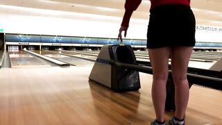 New Year mini-skirt bowling! T-backs are also being gawked at and gummy inside! /asian/hentai/milf