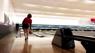 New Year mini-skirt bowling! T-backs are also being gawked at and gummy inside! /asian/hentai/milf