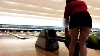 New Year mini-skirt bowling! T-backs are also being gawked at and gummy inside! /asian/hentai/milf