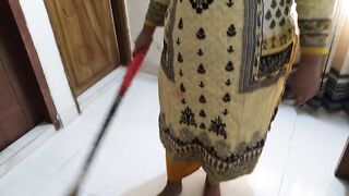 Sasur ji fucked Desi newly married Bahu when she was sweeping - Indian Jabardasti Anal Chudai (Huge Ass Fuck & cum out)