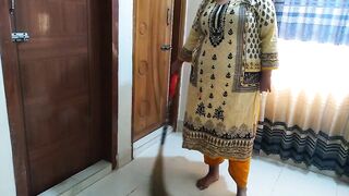 Sasur ji fucked Desi newly married Bahu when she was sweeping - Indian Jabardasti Anal Chudai (Huge Ass Fuck & cum out)