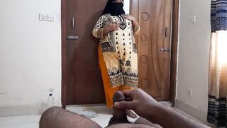 Husband se bareshan Horny Bhabhi neighbor se chudi - Hot Bhabhi cowgirl riding on Big Cock (Clear Hindi Audio)