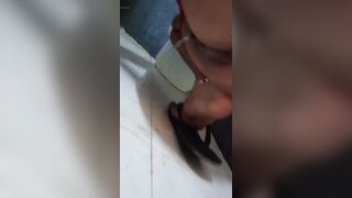 Mujhe bahot joro se Toilet aa rha hai jaldi krleti hi nhi to koi aa jayega full HD video