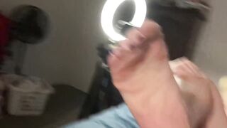 This turned into a foot fetish video ????????