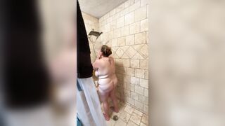 Nikki Boxer caught showering