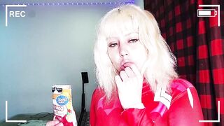 ???????????? Zero Two ???? eating chili gummies ????????????