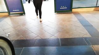 Stepdaughter uses Lovense Lush Control in a public mall and cums in leggings