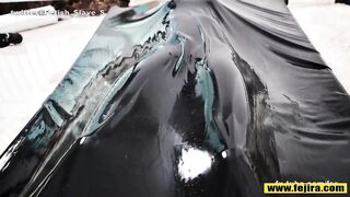 Fejira com Latex vacuum bed vibrators orgasm play