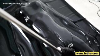 Fejira com Latex vacuum bed vibrators orgasm play