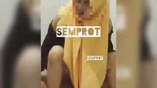 Ngewe Bini Tetangga Jilbab Kuning