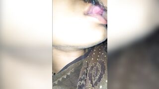 Bhabhi ke sexy lips tight bhabhi ko chum chum kr pagal bna diya