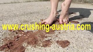 amber crushing outdoor