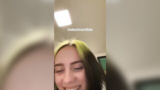 Billie Ellish Slapping her Tiddies